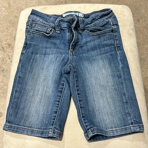Little girls Joe’s denim short. Size 7